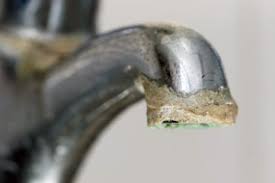Wie man Kalk und hartes Wasser entfernt - SilneMagnety.sk
